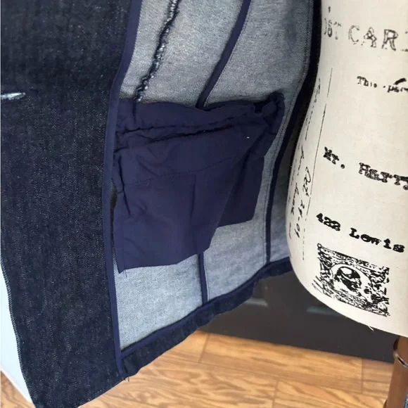 Classic Blue Denim Women's Blazer - Picture 5 of 7